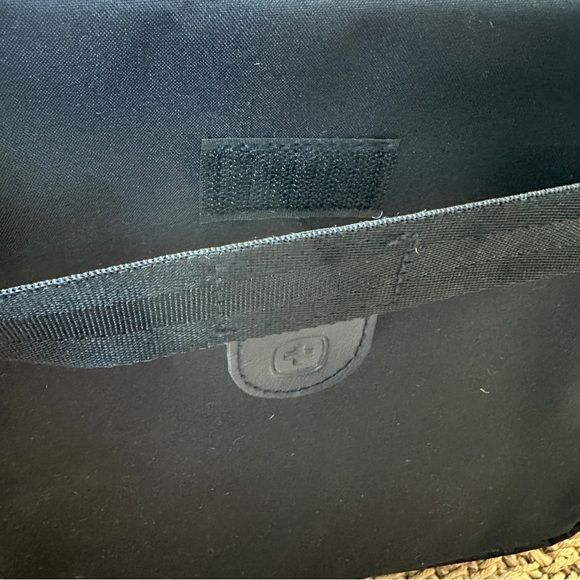 Swissgear Wenger Victorinox AG Laptop Bag Briefcase Shoulder Strap - Picture 9 of 10